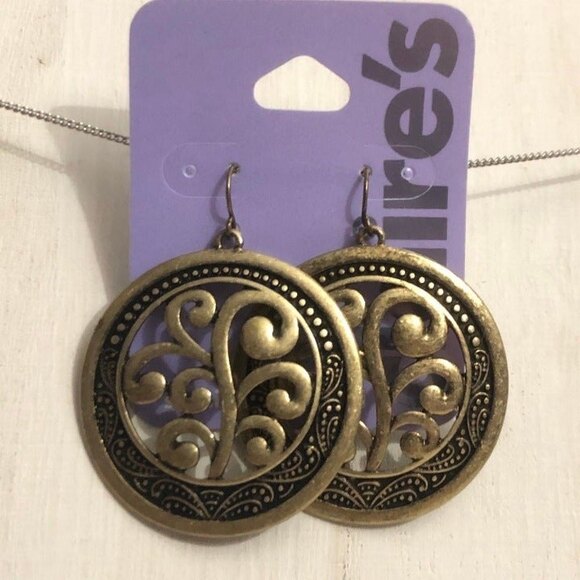 Claire's Round Gold Tone Filigree Earrings NOC - Picture 1 of 5